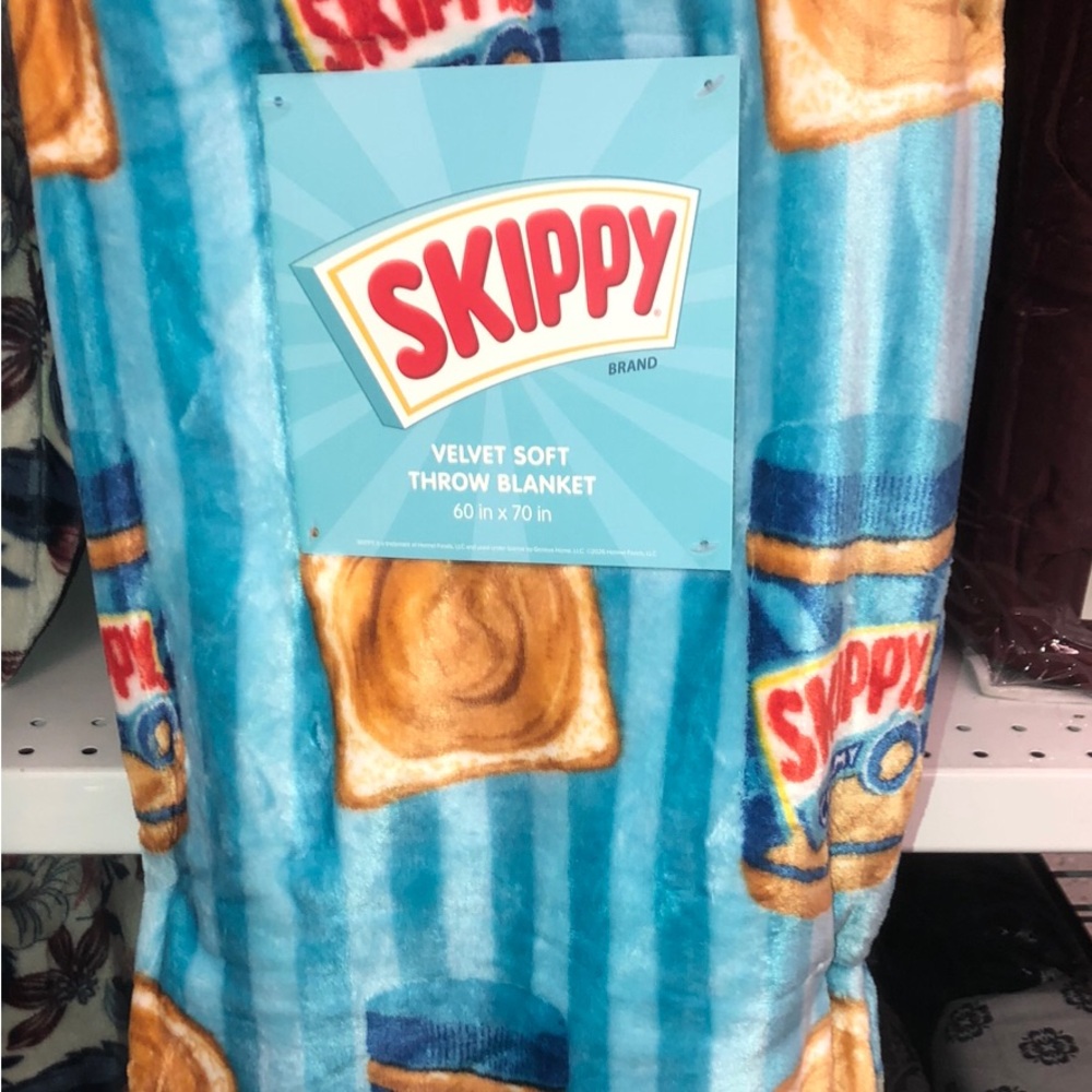 🥜 Skippy. peanut butter throw blanket